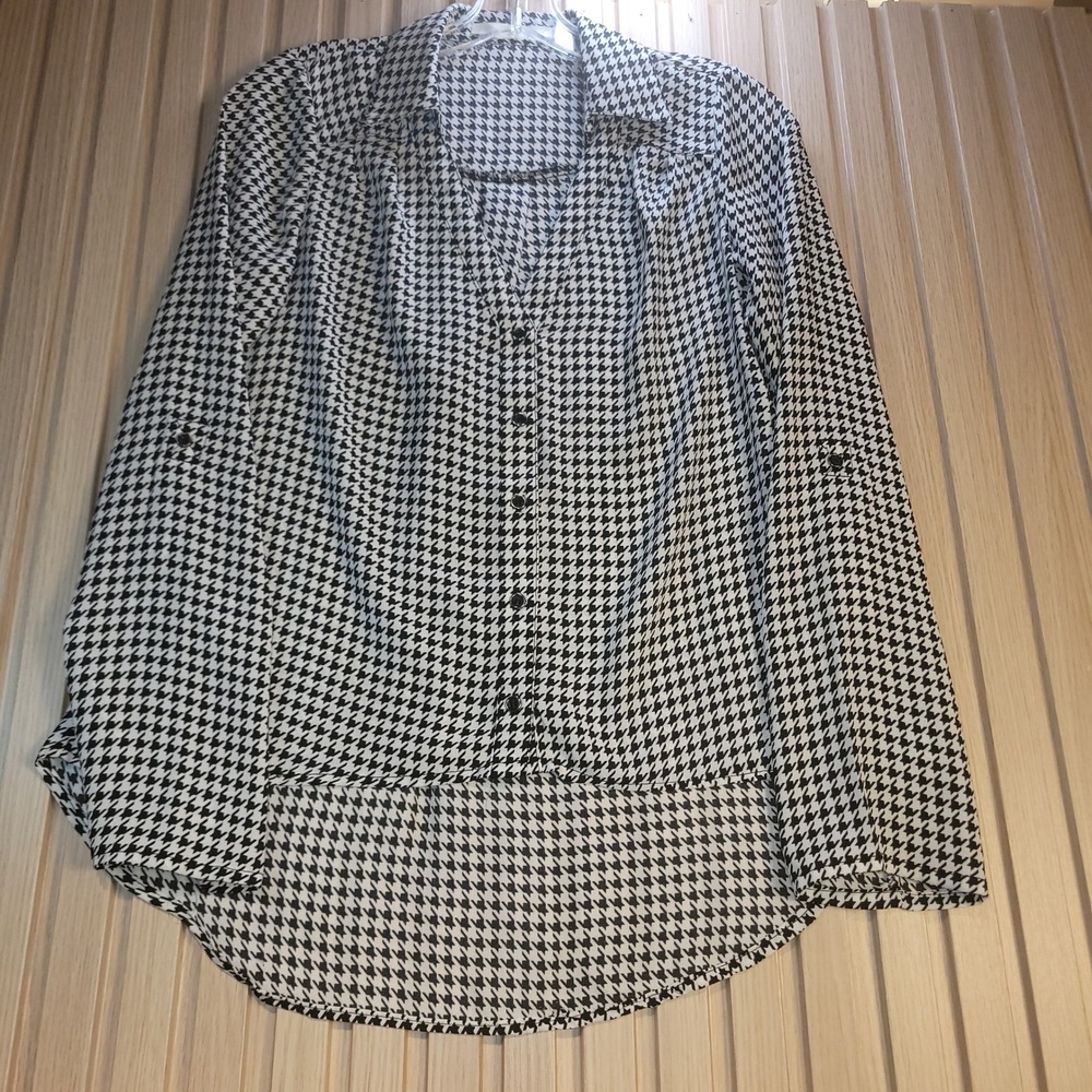 Have Womens Small Houndstooth Roll Tab Sleeve Button Front High Low Blouse Black